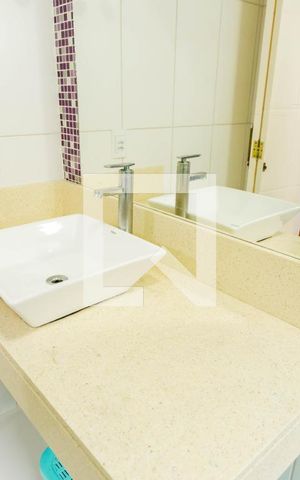 Casa à venda com 212m², 3 quartos e 2 vagas Casa à venda com 212m², 3 quartos e 2 vagasBanheiro Suite 2