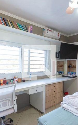 Casa à venda com 170m², 3 quartos e 7 vagas Casa à venda com 170m², 3 quartos e 7 vagasQuarto 2