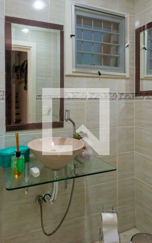 Casa à venda com 170m², 3 quartos e 7 vagas Casa à venda com 170m², 3 quartos e 7 vagasBanheiro 3