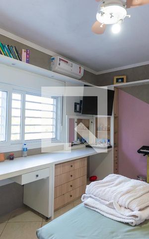 Casa à venda com 170m², 3 quartos e 7 vagas Casa à venda com 170m², 3 quartos e 7 vagasQuarto 2