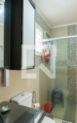 Casa à venda com 170m², 3 quartos e 7 vagas Casa à venda com 170m², 3 quartos e 7 vagasBanheiro 2