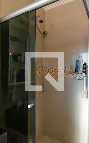 Casa à venda com 170m², 3 quartos e 7 vagas Casa à venda com 170m², 3 quartos e 7 vagasSuíte - Banheiro
