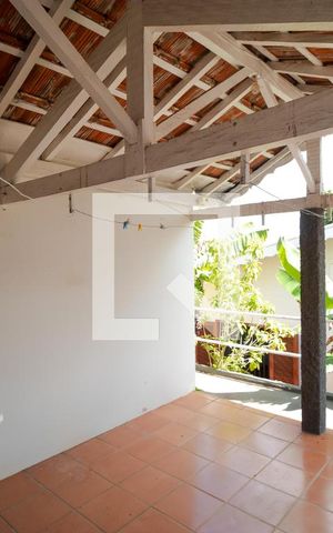 Casa à venda com 137m², 2 quartos e 2 vagas Casa à venda com 137m², 2 quartos e 2 vagasVaranda