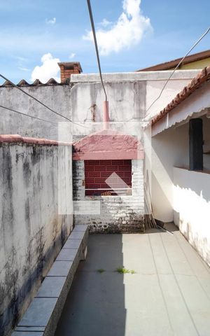 Casa à venda com 137m², 2 quartos e 2 vagas Casa à venda com 137m², 2 quartos e 2 vagasChurrasqueira