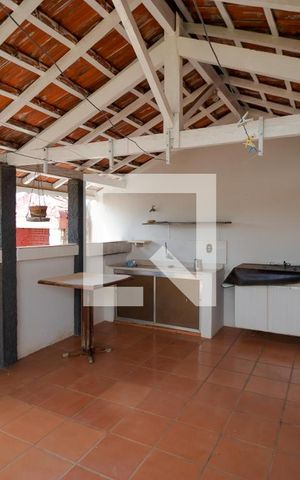 Casa à venda com 137m², 2 quartos e 2 vagas Casa à venda com 137m², 2 quartos e 2 vagasVaranda