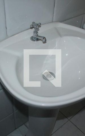 Casa para alugar com 40m², 1 quarto e 1 vagaBanheiro
