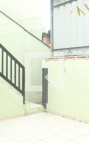 Casa para alugar com 40m², 1 quarto e 1 vagaQuintal