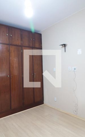 Apartamento para alugar com 90m², 2 quartos e sem vagaQuarto