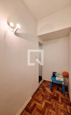Apartamento à venda com 142m², 3 quartos e sem vaga Apartamento à venda com 142m², 3 quartos e sem vagaEscritório