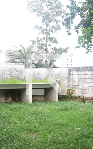 Casa de condomínio à venda com 175m², 3 quartos e 2 vagasQuintal