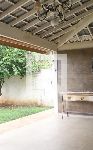 Casa de condomínio à venda com 175m², 3 quartos e 2 vagasChurrasqueira