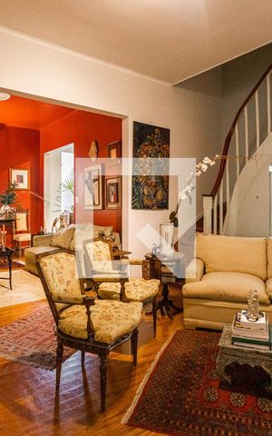 Casa à venda com 440m², 5 quartos e 2 vagasSala