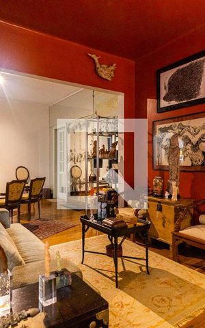 Casa à venda com 440m², 5 quartos e 2 vagasSala