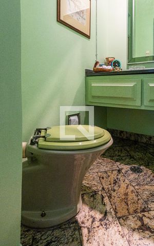 Casa à venda com 440m², 5 quartos e 2 vagasLavabo
