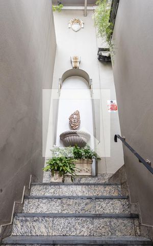 Casa à venda com 440m², 5 quartos e 2 vagasEntrada 1