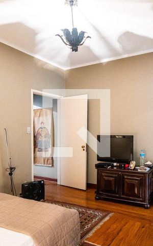 Casa à venda com 440m², 5 quartos e 2 vagasSuíte