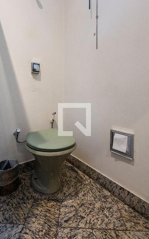 Casa à venda com 440m², 5 quartos e 2 vagasBanheiro