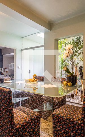 Casa à venda com 440m², 5 quartos e 2 vagasSala de Jantar