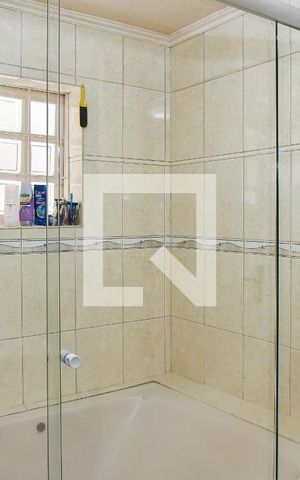 Casa à venda com 130m², 3 quartos e 3 vagas Casa à venda com 130m², 3 quartos e 3 vagasBanheiro da Suíte Americana