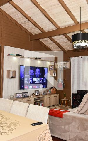 Casa à venda com 130m², 3 quartos e 3 vagas Casa à venda com 130m², 3 quartos e 3 vagasSala