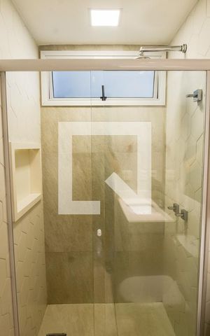 Apartamento para alugar com 300m², 4 quartos e 2 vagas Apartamento para alugar com 300m², 4 quartos e 2 vagasBanheiro Social