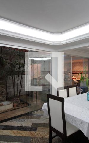 Casa à venda com 450m², 4 quartos e 3 vagasCopa
