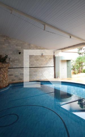 Casa à venda com 450m², 4 quartos e 3 vagasPiscina