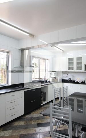 Casa à venda com 450m², 4 quartos e 3 vagasCozinha