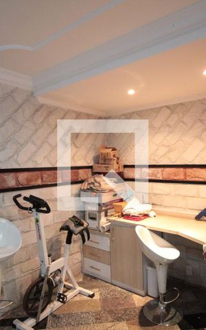 Casa à venda com 450m², 4 quartos e 3 vagasEscritório 2