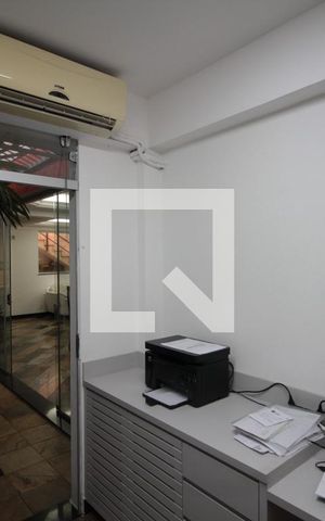 Casa à venda com 450m², 4 quartos e 3 vagasEscritório 1