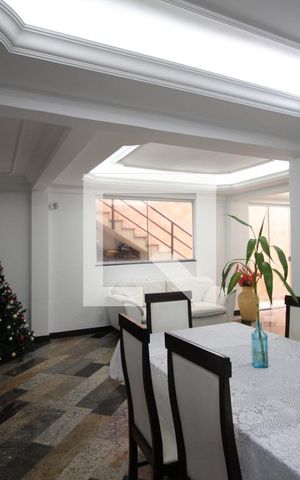 Casa à venda com 450m², 4 quartos e 3 vagasCopa