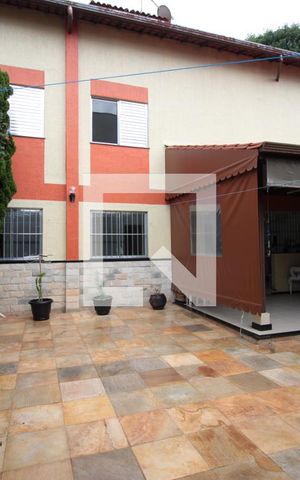 Casa à venda com 450m², 4 quartos e 3 vagasArea Externa