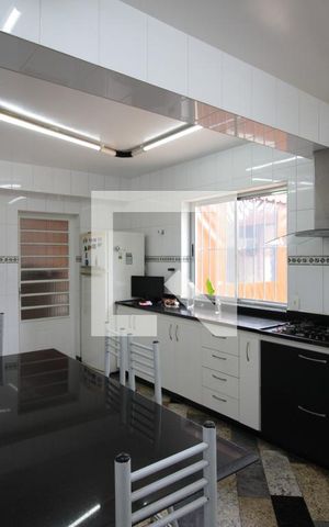 Casa à venda com 450m², 4 quartos e 3 vagasCozinha