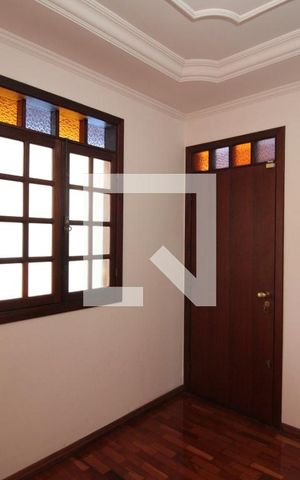 Casa à venda com 450m², 4 quartos e 3 vagasSala