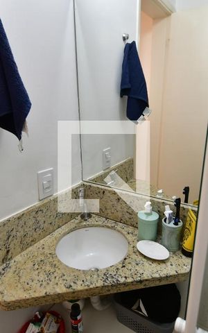 Casa de condomínio para alugar com 81m², 2 quartos e 1 vagaBanheiro