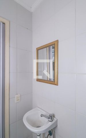 Casa de condomínio à venda com 205m², 3 quartos e 3 vagas Casa de condomínio à venda com 205m², 3 quartos e 3 vagasBanheiro 2