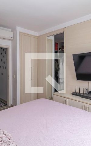 Casa de condomínio à venda com 205m², 3 quartos e 3 vagas Casa de condomínio à venda com 205m², 3 quartos e 3 vagasSuíte