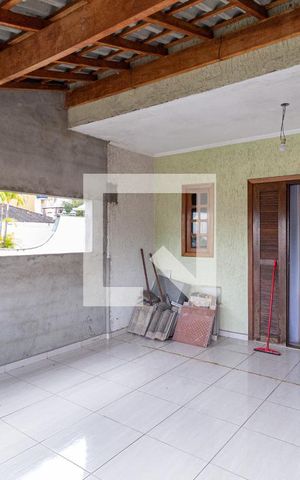 Casa à venda com 240m², 4 quartos e 3 vagas Casa à venda com 240m², 4 quartos e 3 vagasSacada