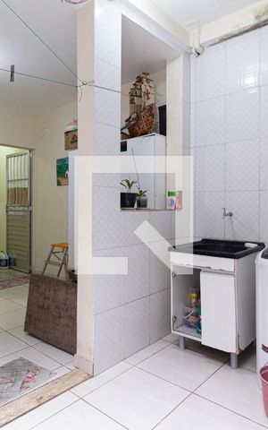 Casa à venda com 240m², 4 quartos e 3 vagas Casa à venda com 240m², 4 quartos e 3 vagasÁrea de serviço