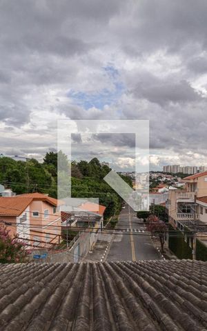 Casa à venda com 240m², 4 quartos e 3 vagas Casa à venda com 240m², 4 quartos e 3 vagasVista