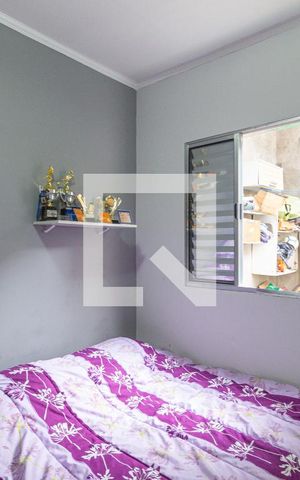 Casa à venda com 240m², 4 quartos e 3 vagas Casa à venda com 240m², 4 quartos e 3 vagasQuarto 1