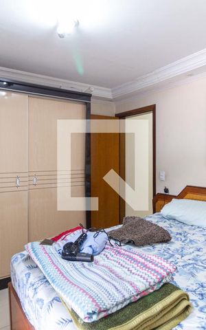 Casa à venda com 240m², 4 quartos e 3 vagas Casa à venda com 240m², 4 quartos e 3 vagasSuíte