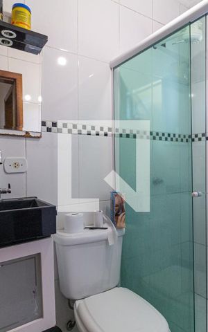 Casa à venda com 240m², 4 quartos e 3 vagas Casa à venda com 240m², 4 quartos e 3 vagasBanheiro
