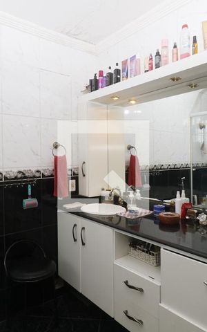 Casa à venda com 300m², 4 quartos e 2 vagasBanheiro da Suíte 1