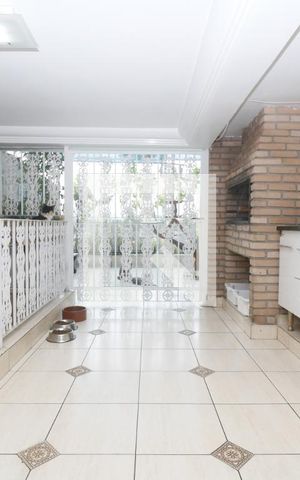 Casa à venda com 300m², 4 quartos e 2 vagasChurrasqueira