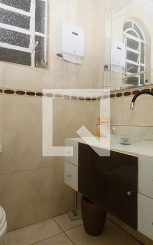 Casa à venda com 300m², 4 quartos e 2 vagasLavabo