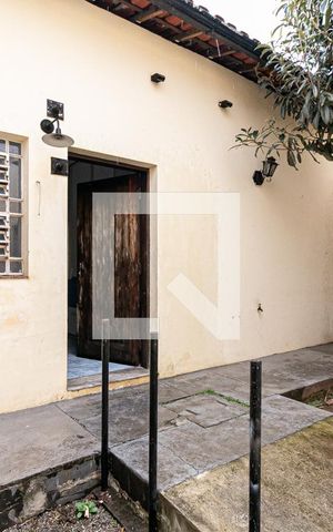 Casa à venda com 312m², 4 quartos e 4 vagas Casa à venda com 312m², 4 quartos e 4 vagasÁrea externa