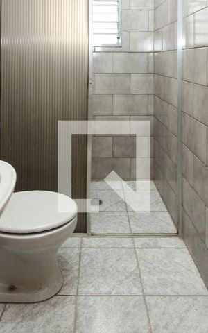 Casa para alugar com 150m², 2 quartos e 2 vagas Casa para alugar com 150m², 2 quartos e 2 vagasBanheiro