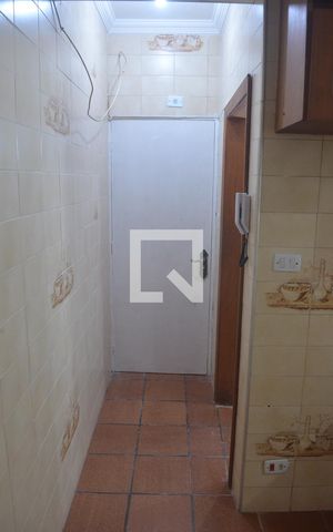 Apartamento para alugar com 63m², 2 quartos e 1 vagacorredor banheiro