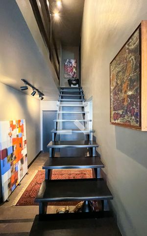 Apartamento à venda com 136m², 1 quarto e 1 vagaEscada 